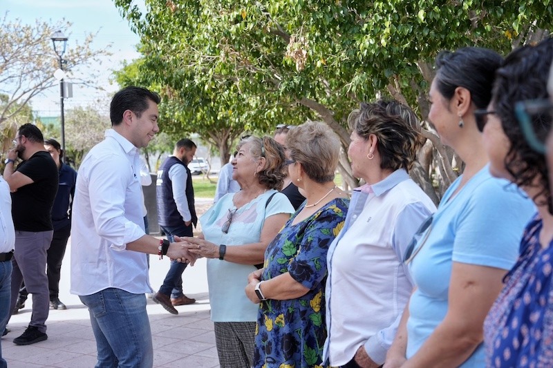 Felifer Macías supervisa nueva velaria y rehabilitación de parque en Lomas del Marqués