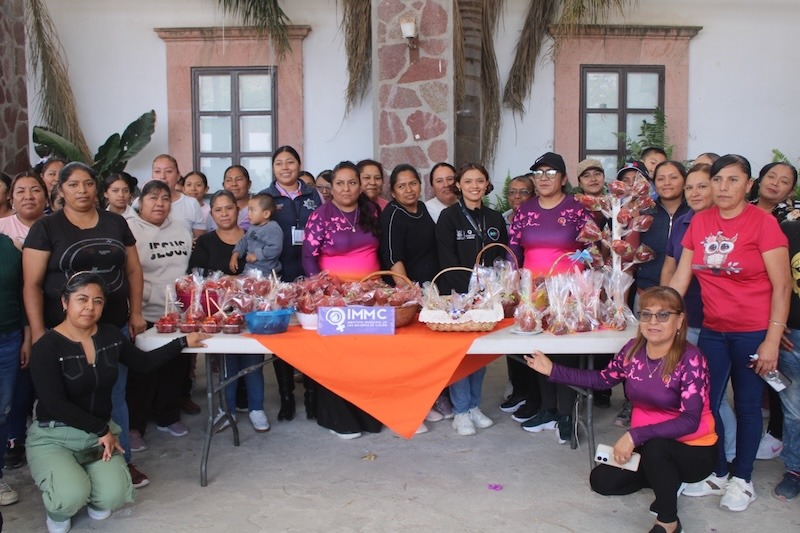 Impulsan autoempleo para mujeres de Colón con talleres de repostería