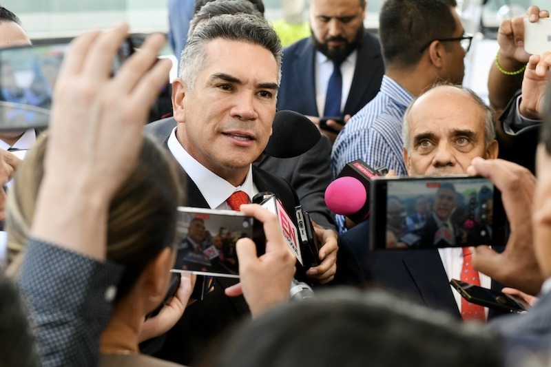 PRI exige renuncia de Mario Delgado por presunto daño al sistema educativo