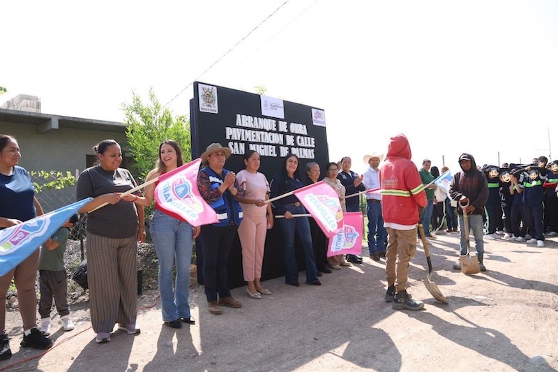 Ana Karen Jiménez arranca pavimentación de acceso a preescolar y EMSAD en San Miguel Palmas, Peñamiller