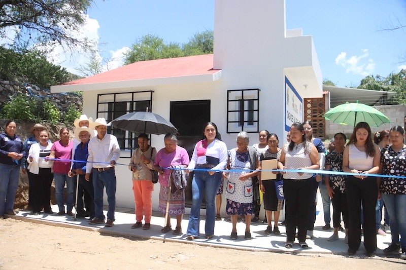 Ana Karen Jiménez entrega nueva Casa de Salud en El Pilón, Peñamiller