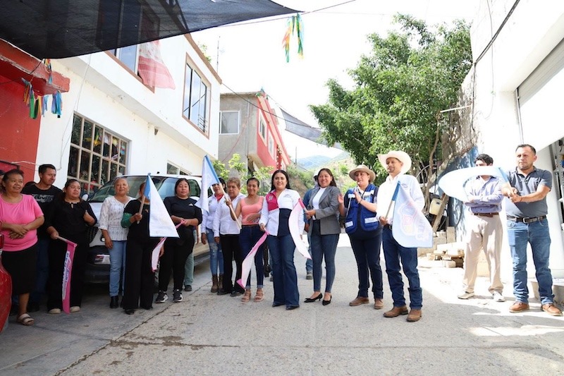 Inician obras de electrificación en Agua de San Pedro y La Plazuela, Peñamiller