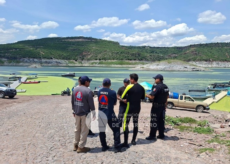 Muere una persona tras volcadura de lancha en la presa de Zimapán; buscan a cinco desaparecidos