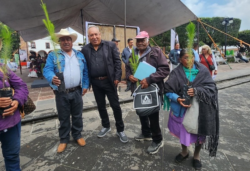 Óscar Pérez encabeza celebración del Día Mundial del Medio Ambiente en Amealco