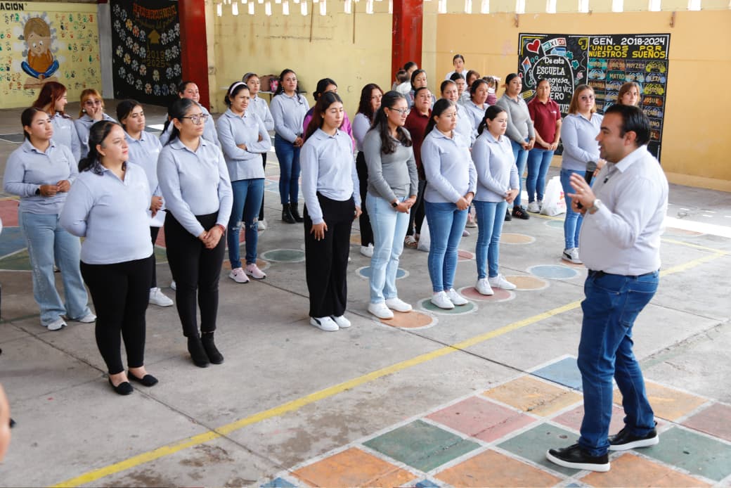 Gaspar Trueba reconoce a 74 educadoras del CONAFE por su labor en comunidades de Colón