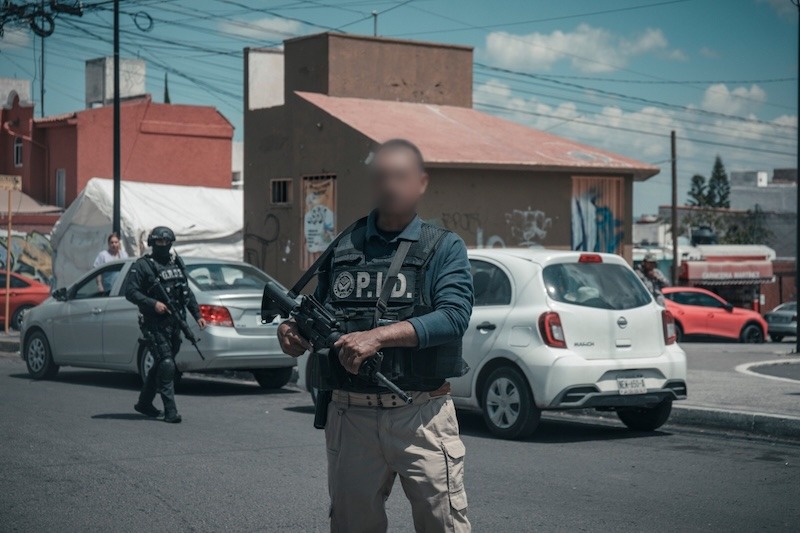 Aseguran más de mil dosis de presunta droga durante cateos en Querétaro