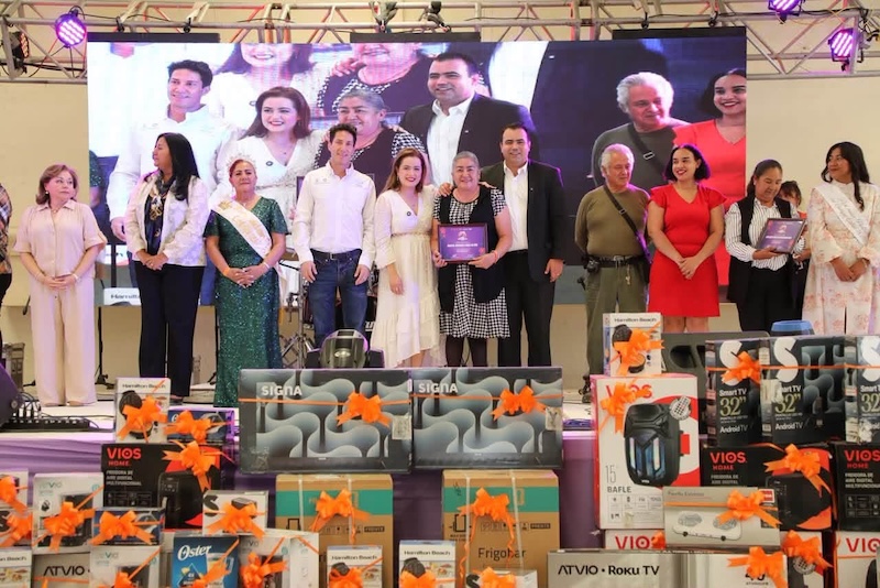 Celebran en Colón a más de mil 500 adultos mayores por el Día del Abuelo 2026