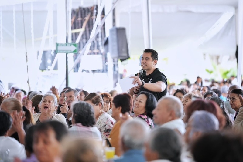 Felifer Macías destaca aportación de las personas adultas mayores a la vida de Querétaro