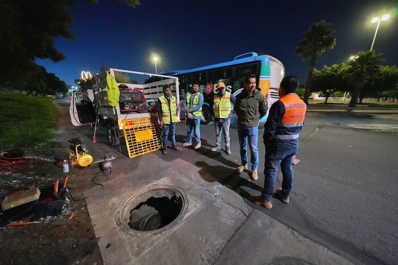 Instalan más de 40 tapas temporales en registros abiertos para reforzar la seguridad vial