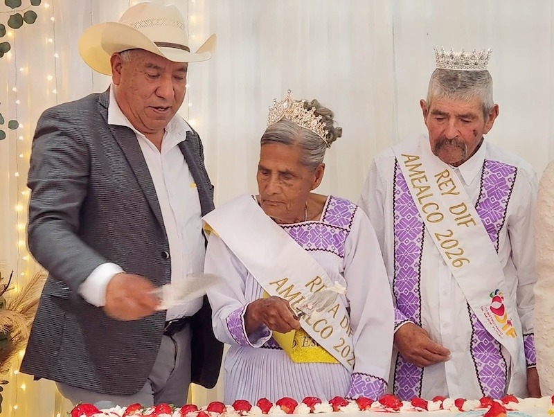 Óscar Pérez encabeza festejo por el Día de los Abuelitos en Amealco