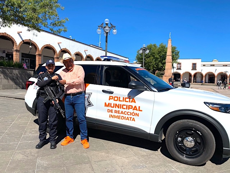 Óscar Pérez entrega patrullas de reacción inmediata en Amealco; parque vehicular de seguridad sube a 27 unidades