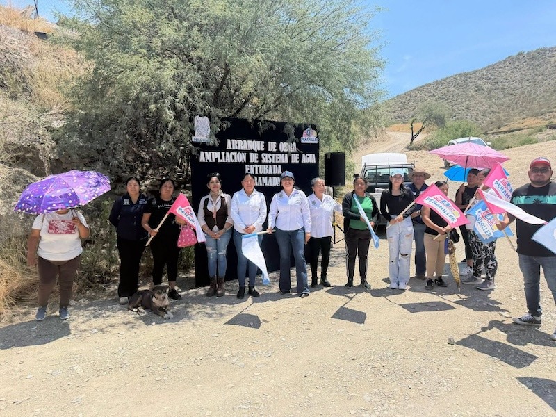 Ana Karen Jiménez inicia ampliación de red de agua potable en Enramadas, Peñamiller