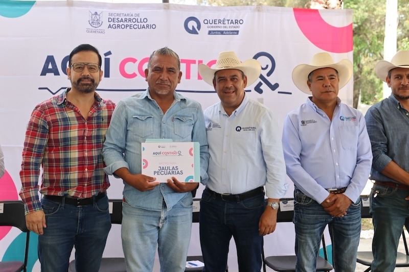 Entregan semilla e implementos agrícolas a productores de Colón con inversión bipartita de 3 mdp
