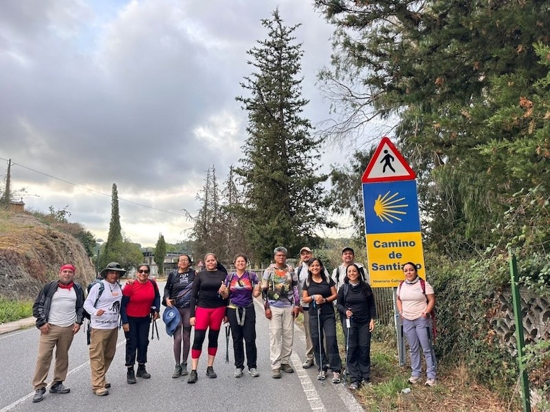 Guías queretanos recorren el Camino Francés en España para fortalecer la ruta de Santiago en la Sierra Gorda