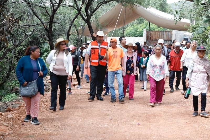 Inicia Gaspar Trueba obra de mejoramiento urbano en El Mezote; beneficiará acceso a escuela