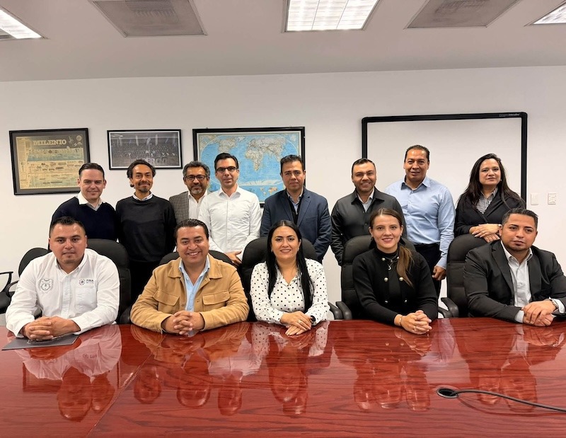 Alcaldes de la Sierra Gorda gestionan mejoras en servicios de Telcel y Telmex