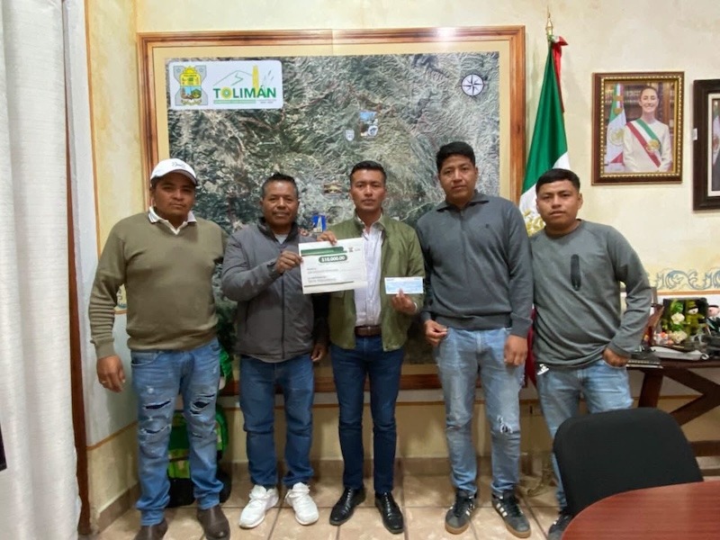 Alejo Sánchez apoya festividades en honor a San Juan Pablo II en Cerrito Parado, Tolimán