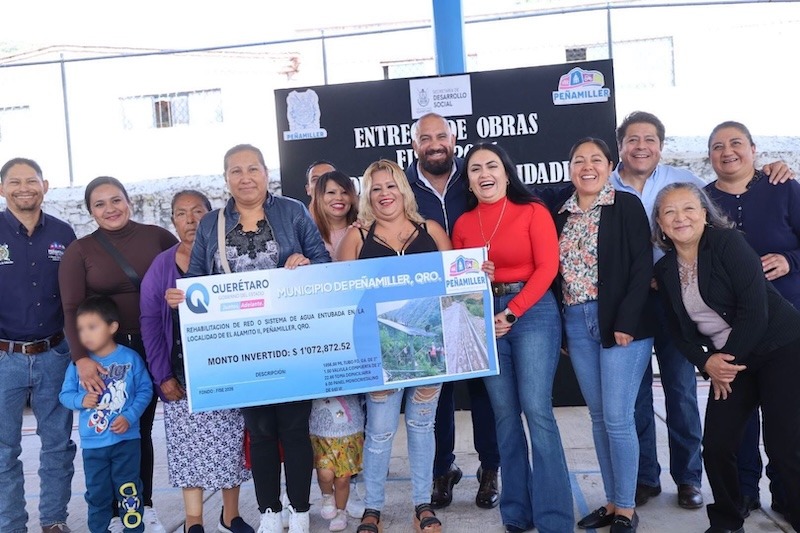 Ana Karen Jiménez participa en entrega de nueve obras de SEDESOQ en Peñamiller