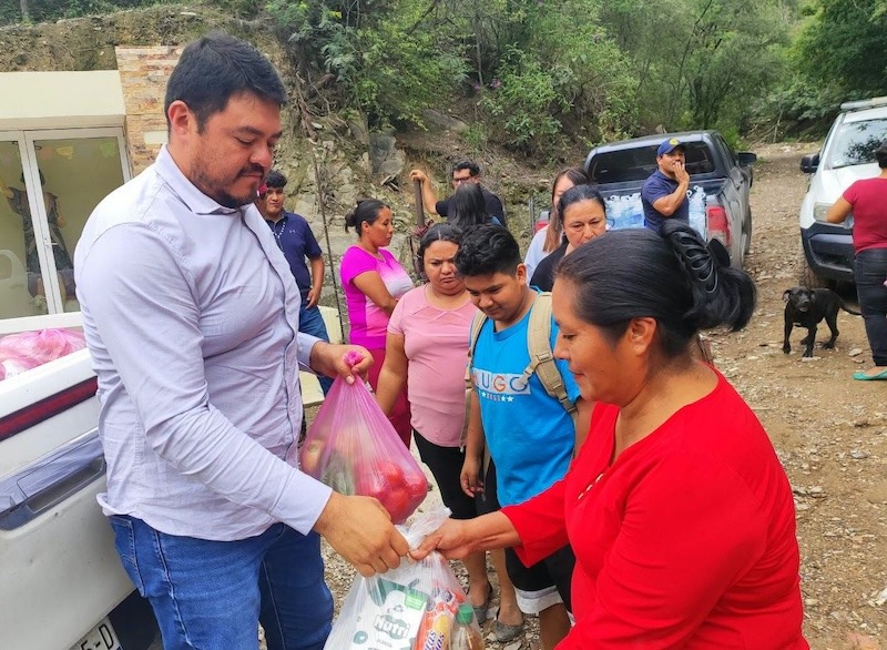 Carlos Manuel Ledesma encabeza recuperación de caminos y atención a familias afectadas por lluvias en San Joaquín