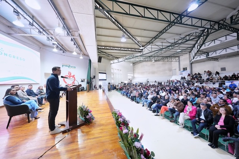 Felifer Macías pone a las familias en el centro de su gobierno durante Congreso Metropolitano