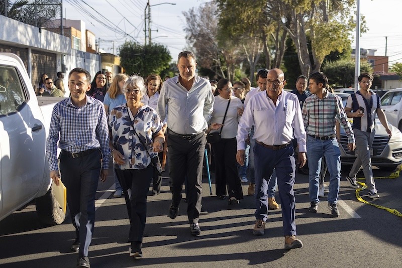 Mauricio Kuri entrega rehabilitación de calles en Constituyentes del Parque; invierten 18.4 mdp