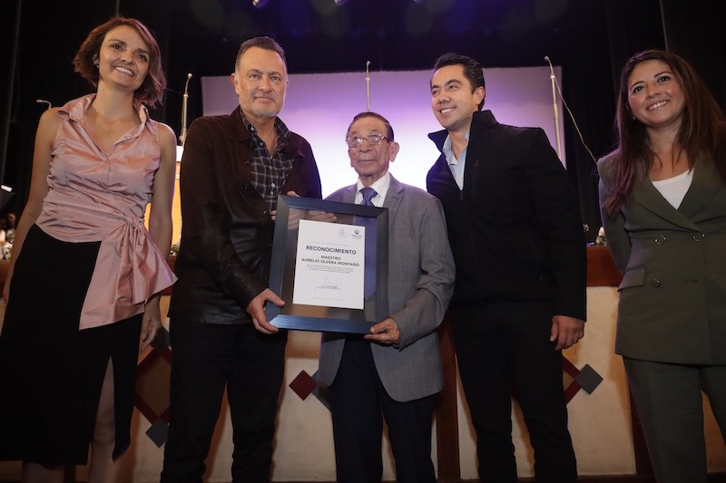 Mauricio Kuri reconoce trayectoria y legado cultural del maestro Aurelio Olvera Montaño