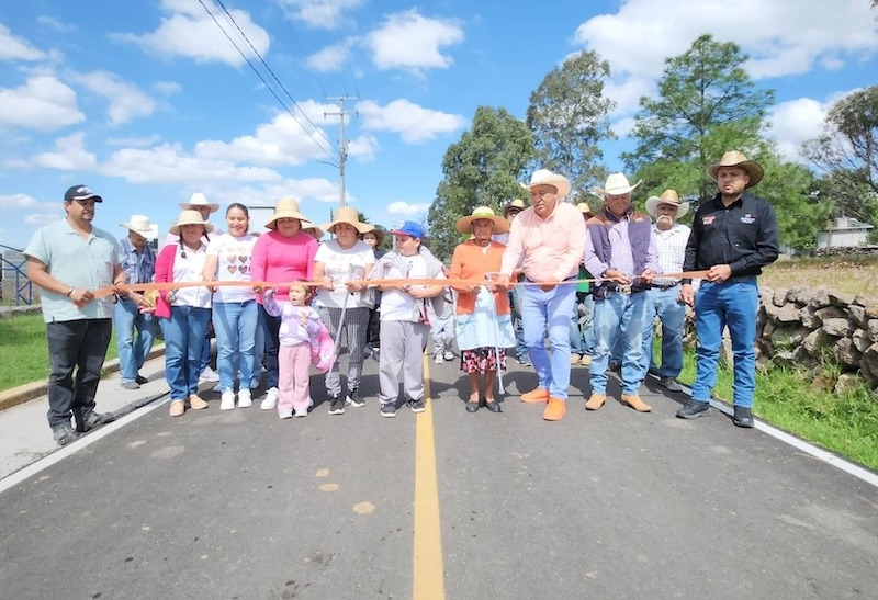 Óscar Pérez impulsa obras viales en cinco comunidades de Amealco