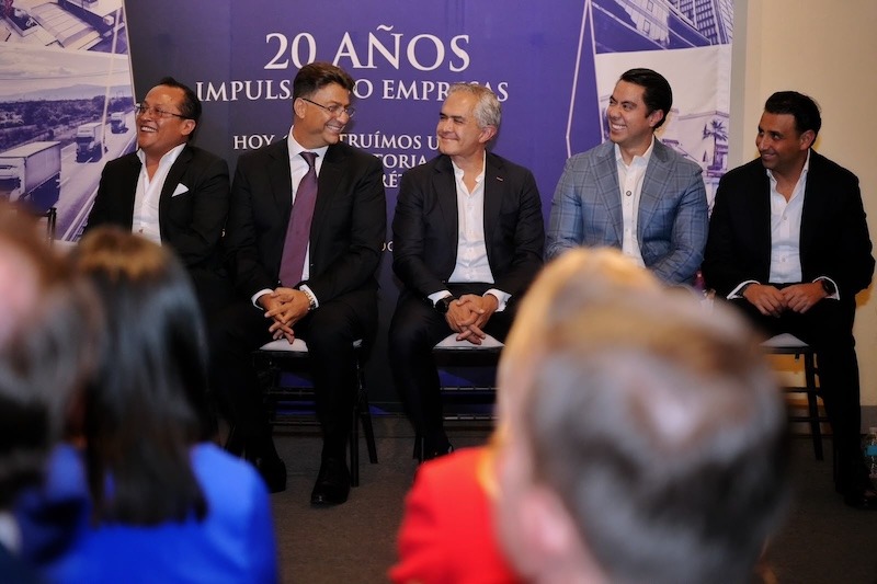 PLUSCORP anuncia mil millones de pesos para financiar empresas en Querétaro; Felifer Macías celebra llegada de la firma